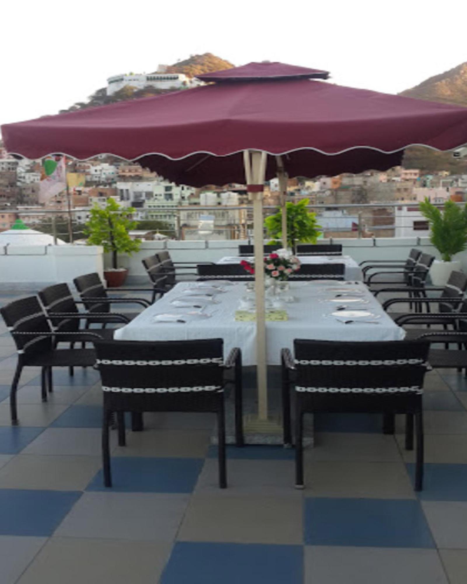 HOTEL MADNI ROYALE  Ajmer Bagian luar foto