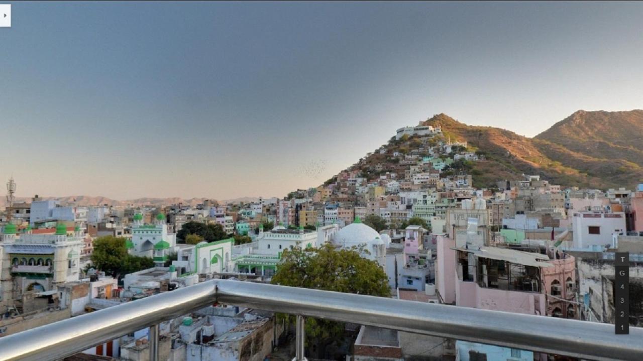 HOTEL MADNI ROYALE  Ajmer Bagian luar foto