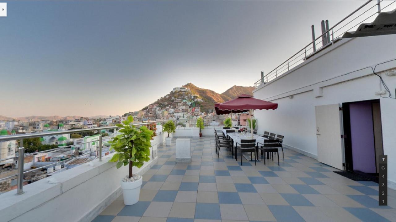 HOTEL MADNI ROYALE  Ajmer Bagian luar foto